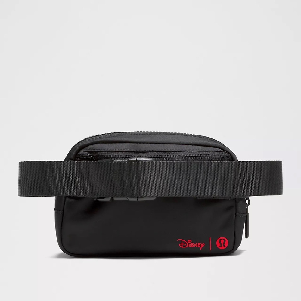 Disney x lululemon Everywhere Belt Bag 1L Mickey in Motion - Picture 3 of 8